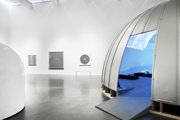 new-museum_ghosts-in-the-machine_07_12_1081